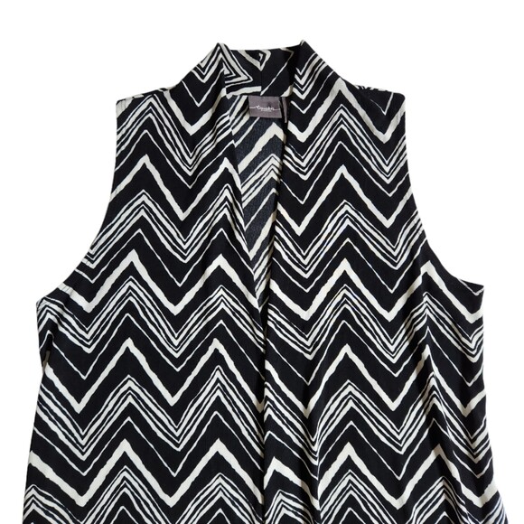 Travelers by Chico's black white chevron print open front cardigan vanity sz 0 - Picture 4 of 10